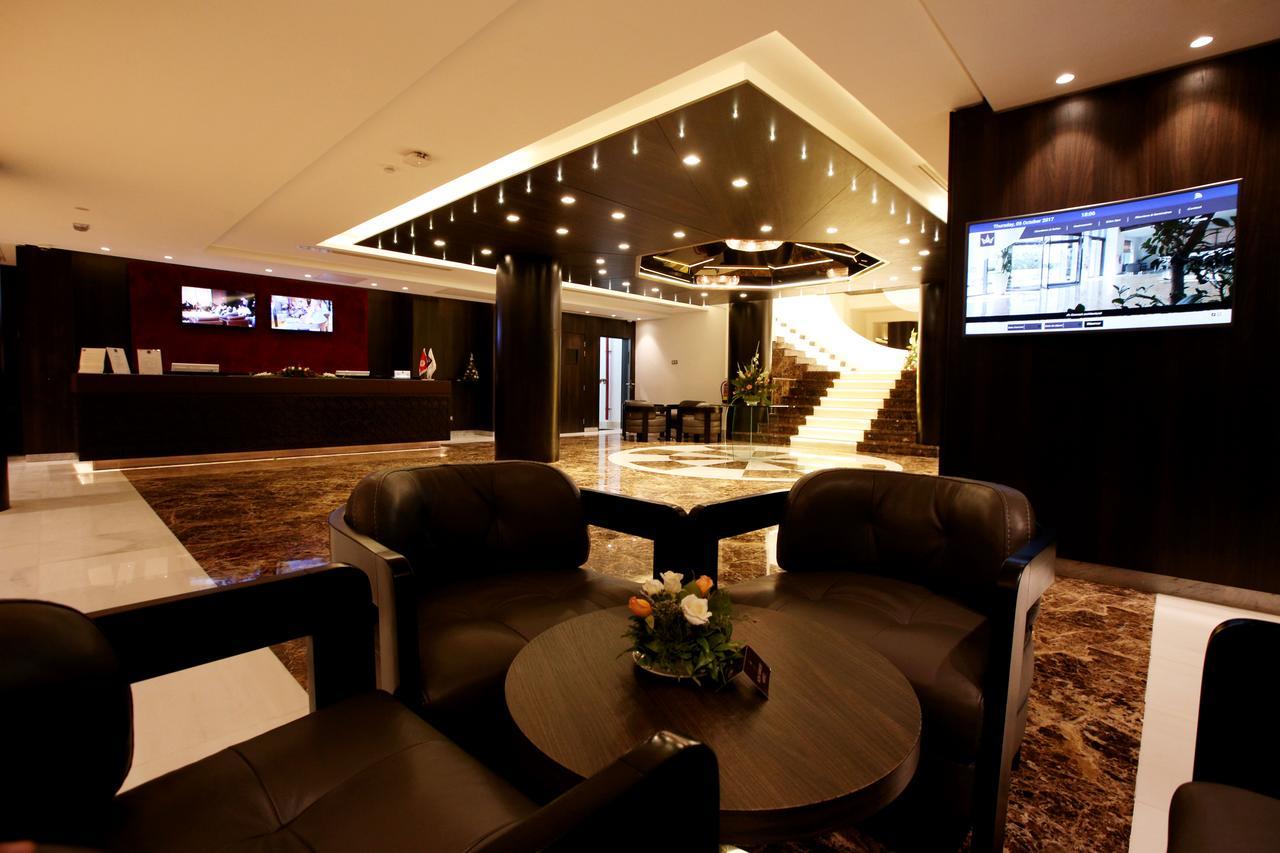Radisson Hotel Szfaksz Kültér fotó Lobby