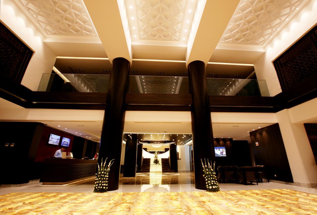 Radisson Hotel Szfaksz Kültér fotó The lobby of the hotel