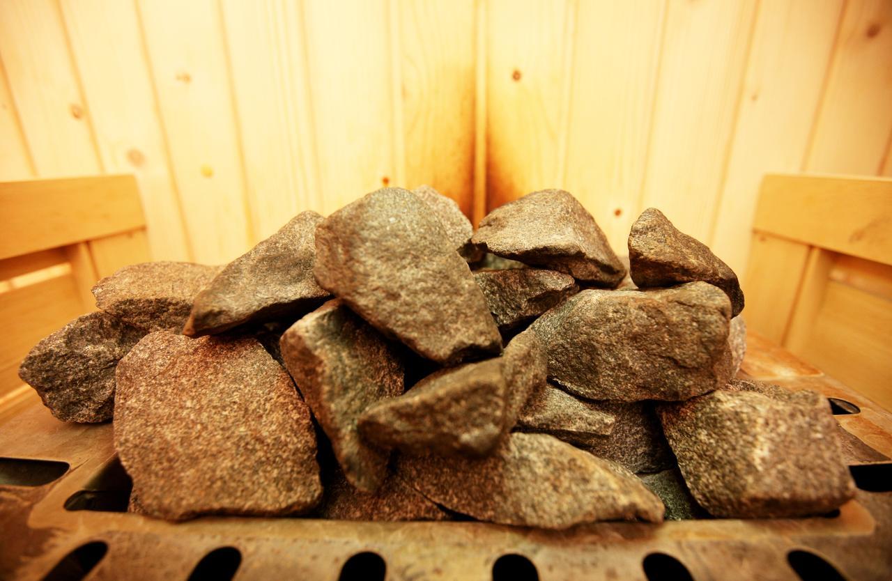 Radisson Hotel Szfaksz Kültér fotó Stones in a sauna