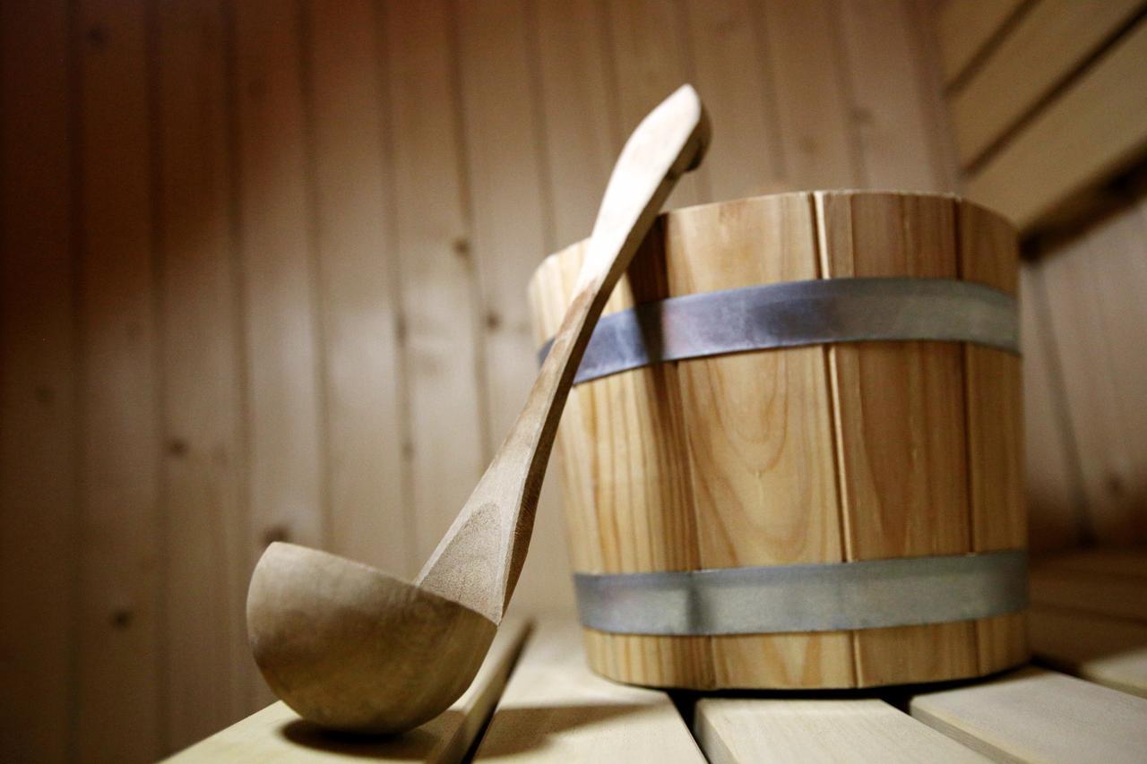 Radisson Hotel Szfaksz Kültér fotó Sauna bucket and ladle