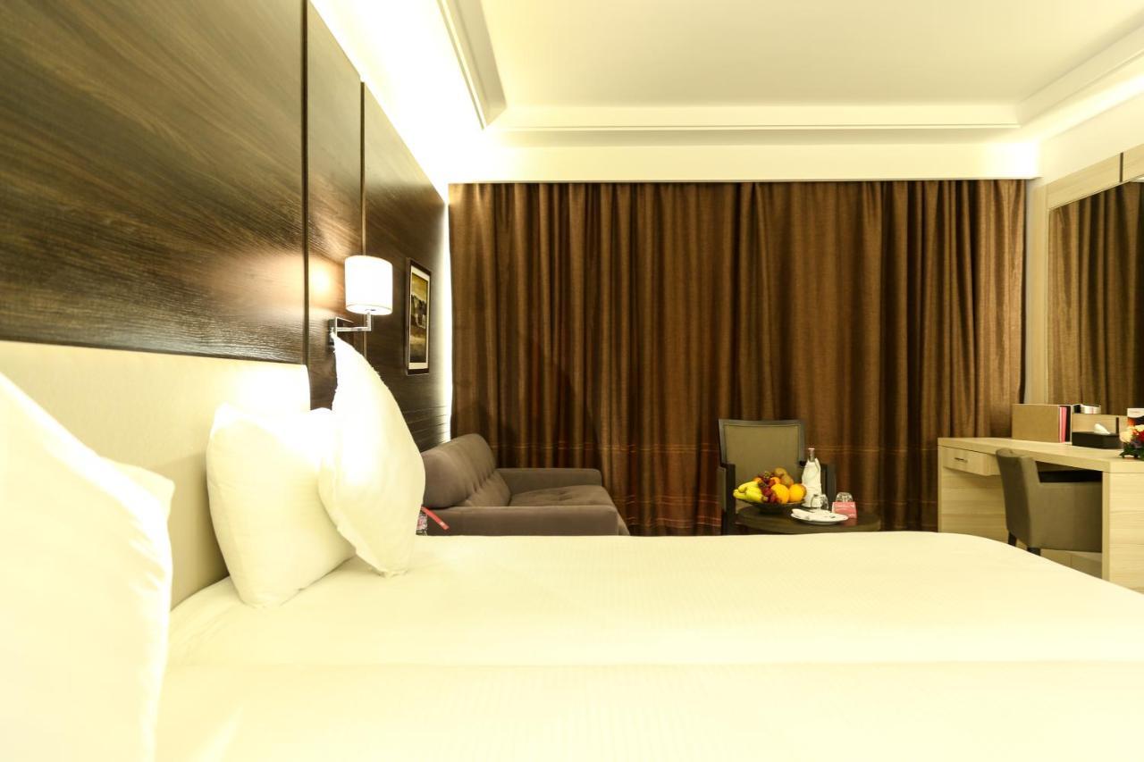 Radisson Hotel Szfaksz Kültér fotó Deluxe Room